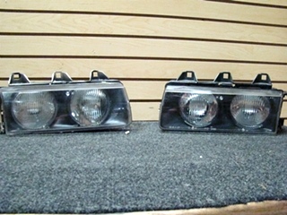 USED FLEETWOOD AMERICAN EAGLE HEADLIGHT SET 20-366 SIZE: 8 1/4L